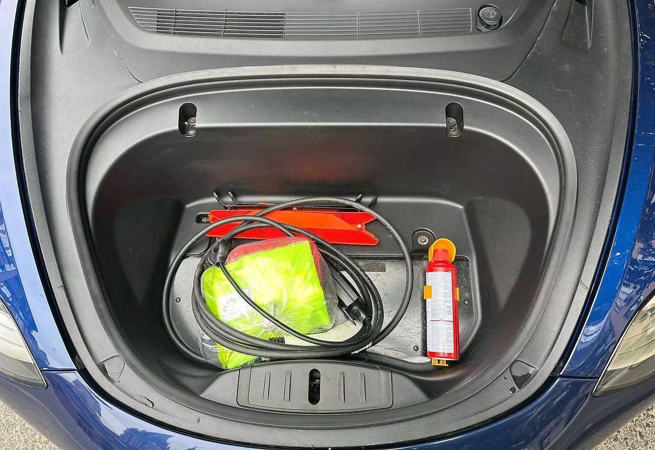 Tesla Model 3  2018101