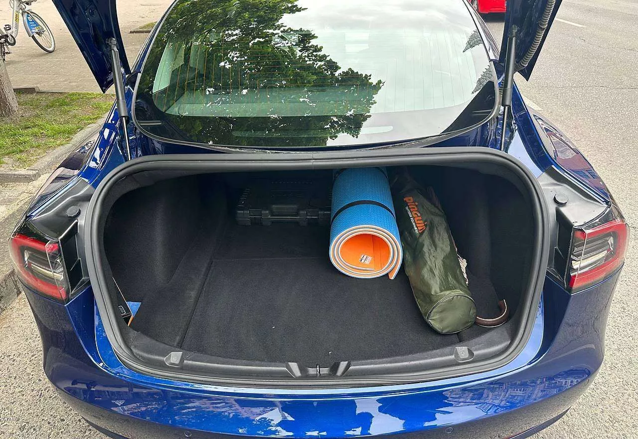 Tesla Model 3  2018111