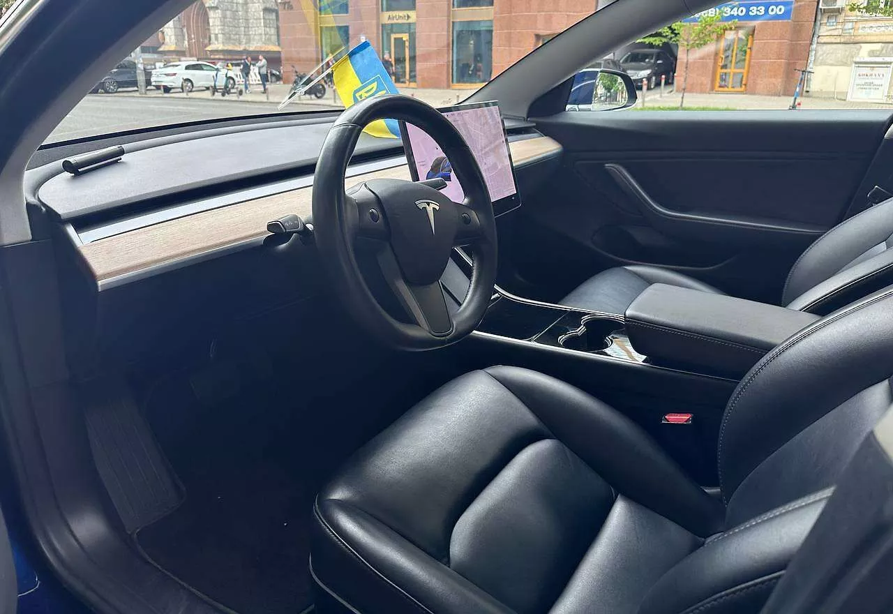 Tesla Model 3  2018151