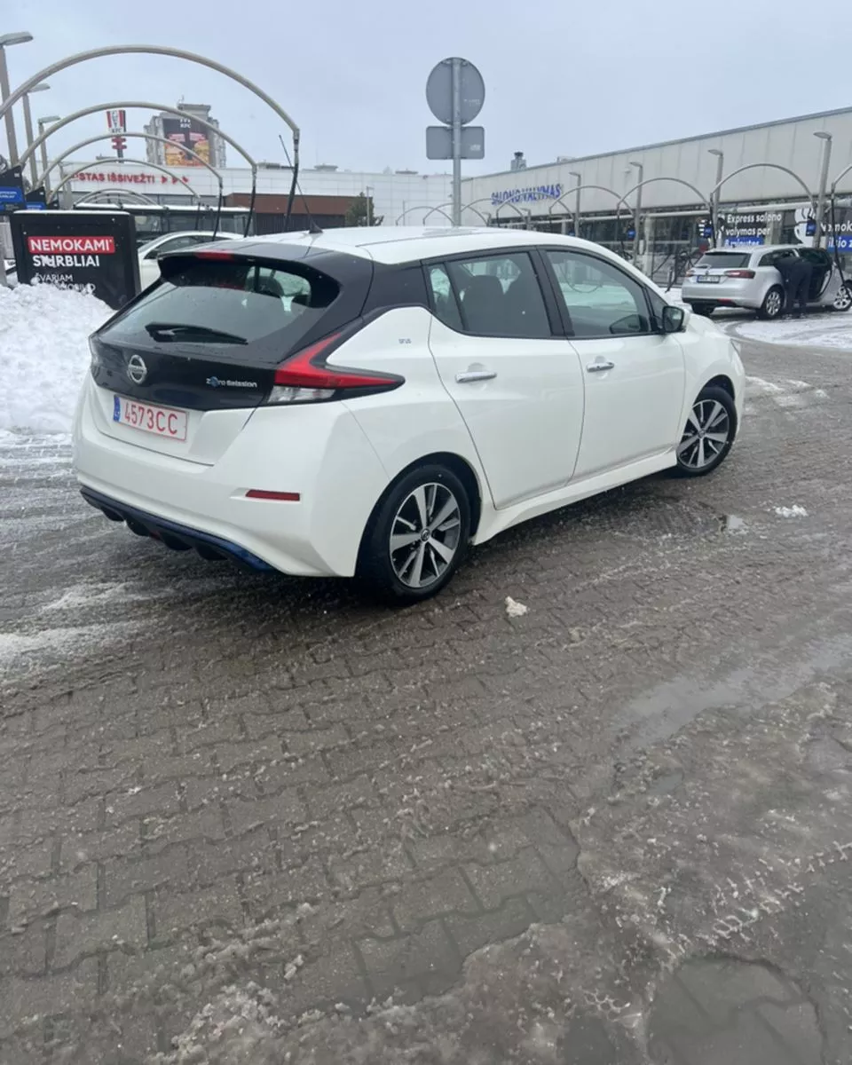 Nissan Leaf  202111