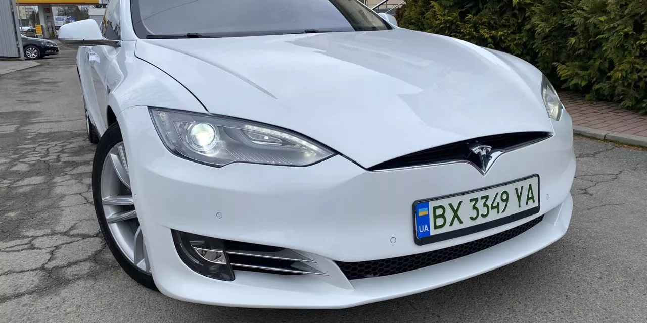 Tesla Model S  85 kWh 201421