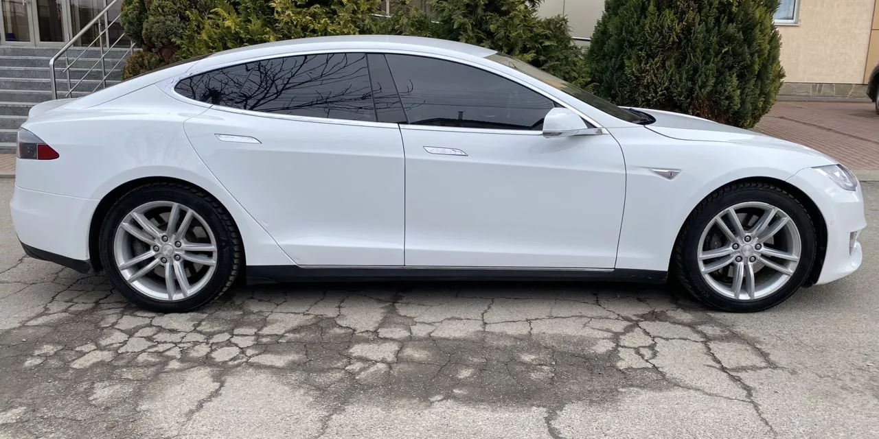 Tesla Model S  85 kWh 201451