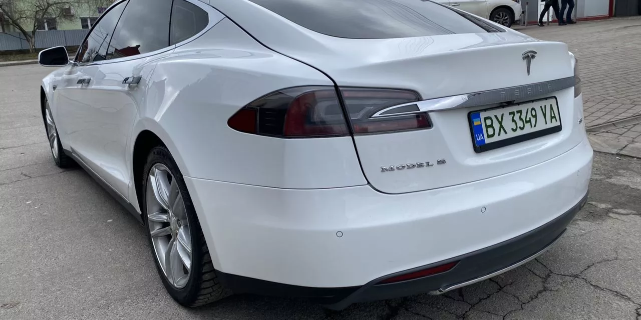 Tesla Model S  85 kWh 201481