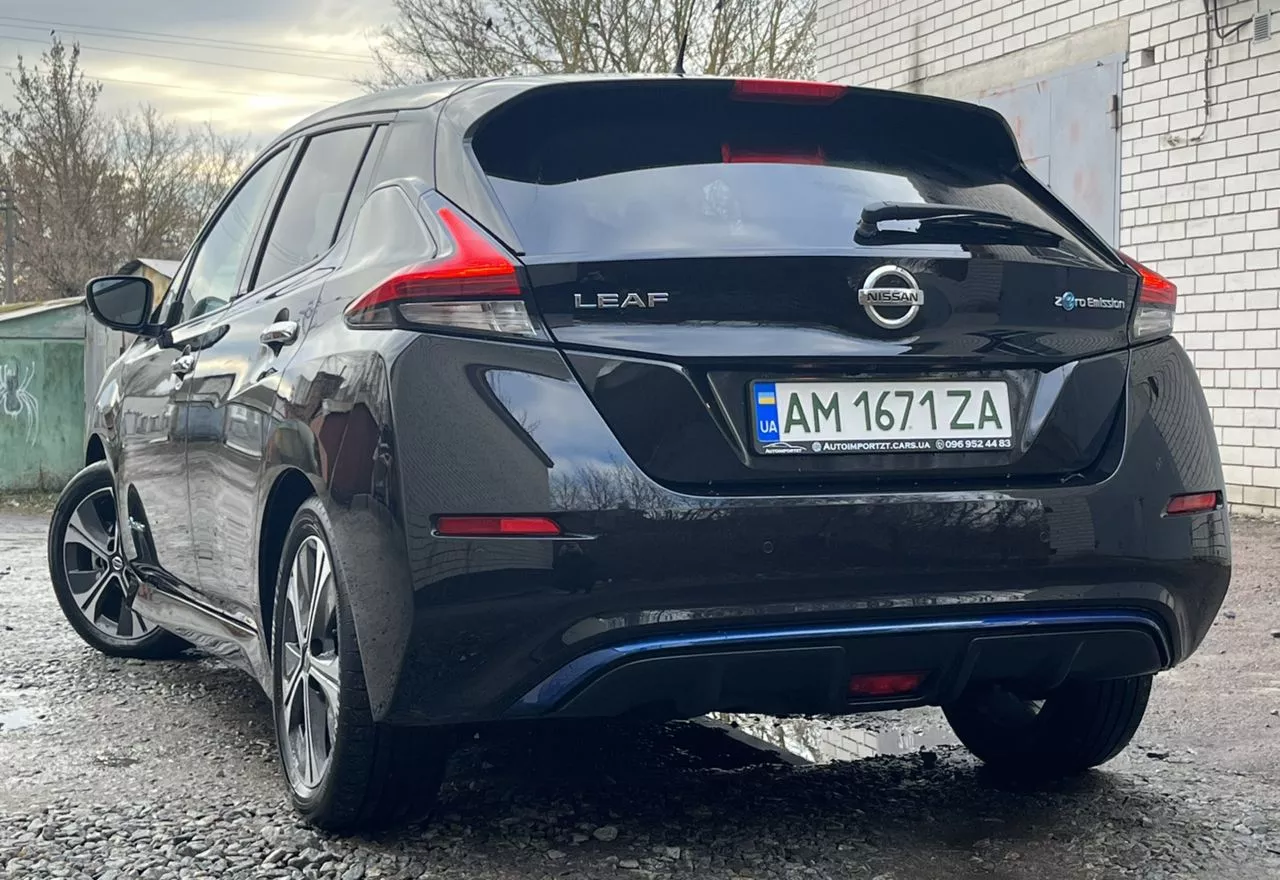 Nissan Leaf  2018101