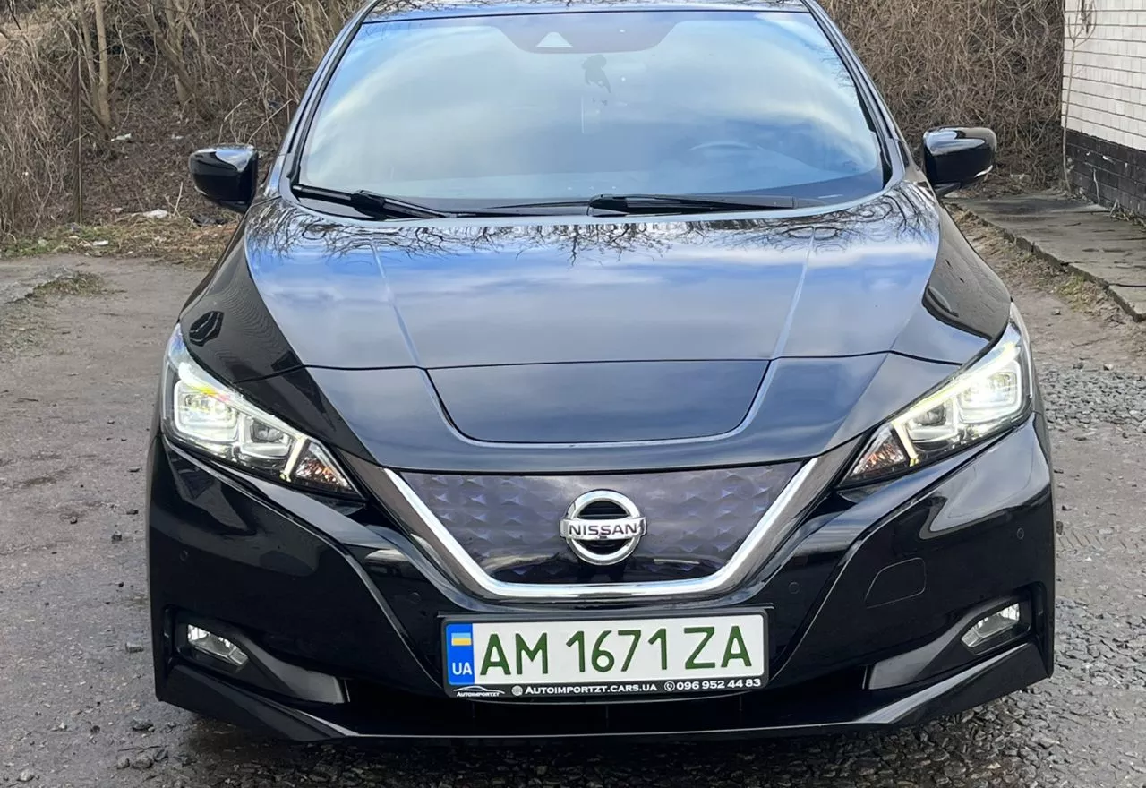 Nissan Leaf  2018121