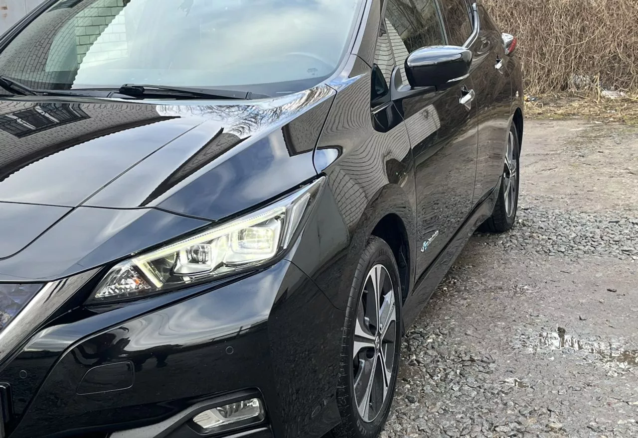 Nissan Leaf  2018181