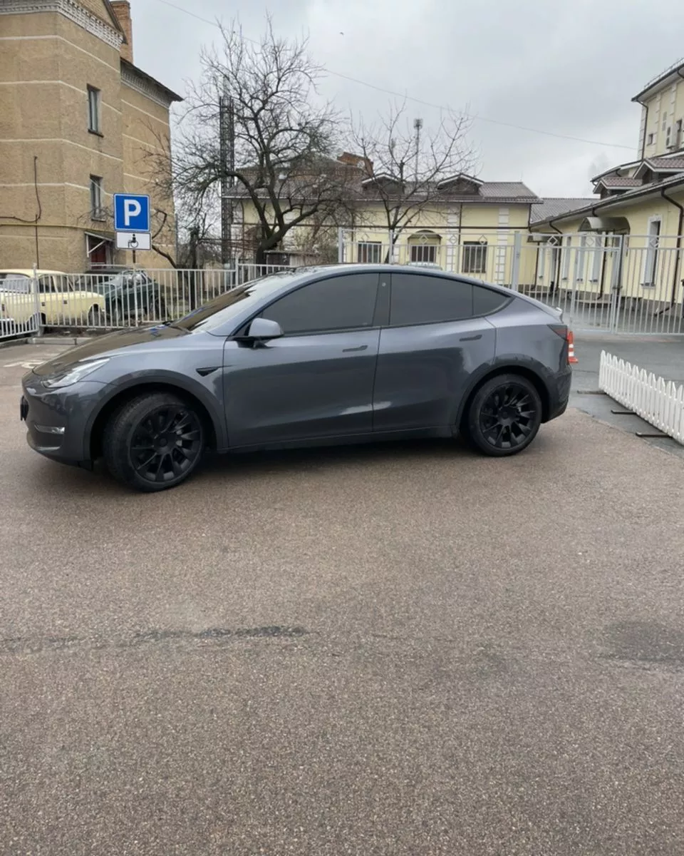 Tesla Model Y  82 kWh 2022101