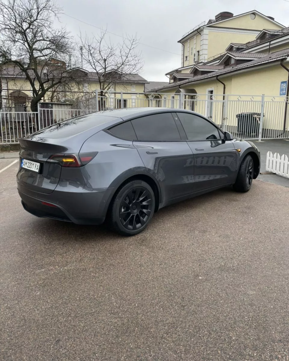 Tesla Model Y  82 kWh 2022121