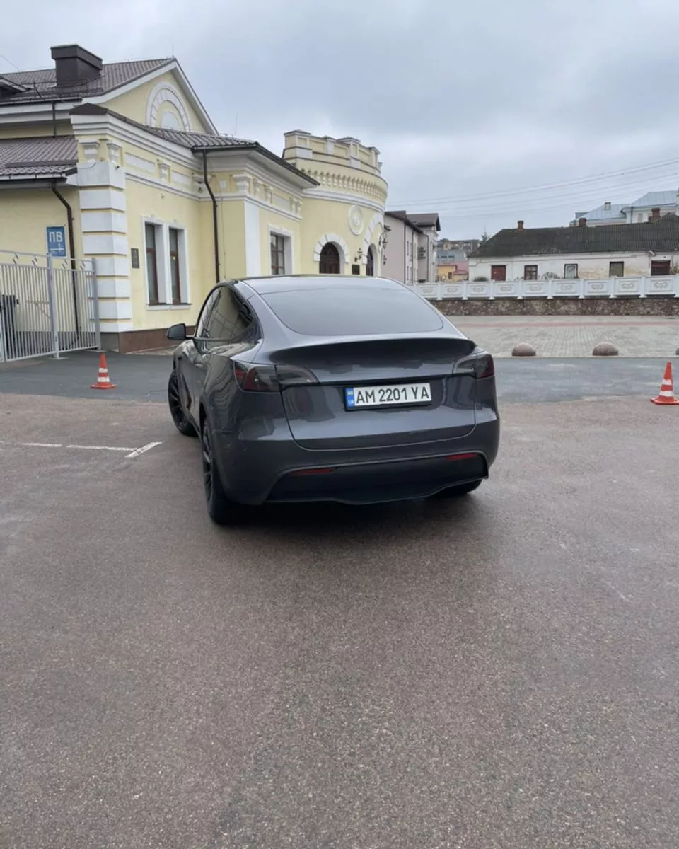 Tesla Model Y  82 kWh 2022131