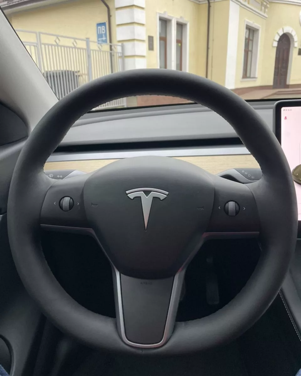 Tesla Model Y  82 kWh 202221