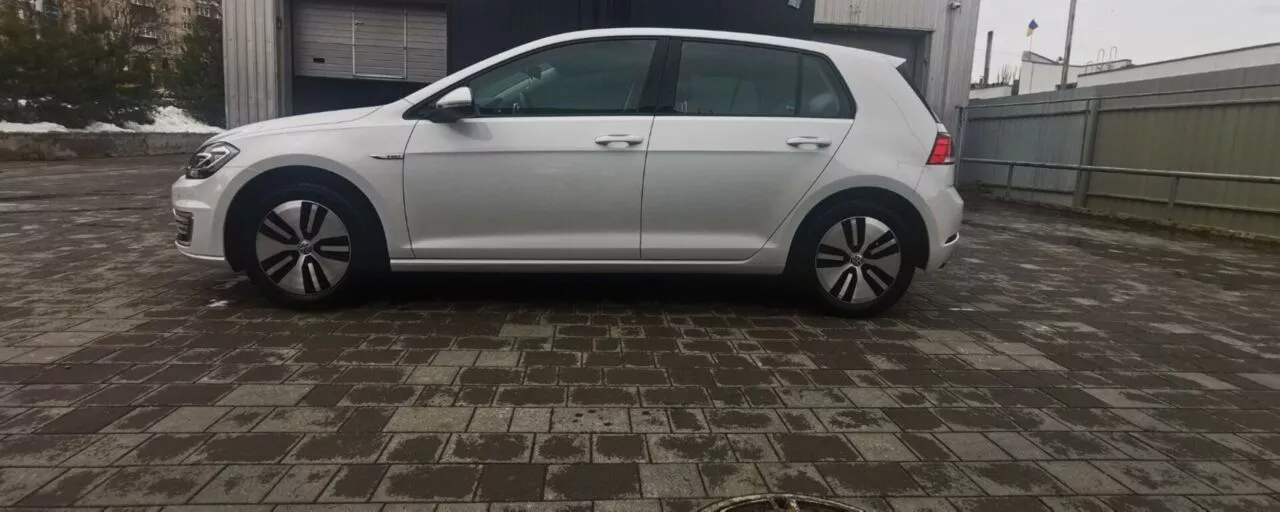 Volkswagen e-Golf  36 kWh 202041