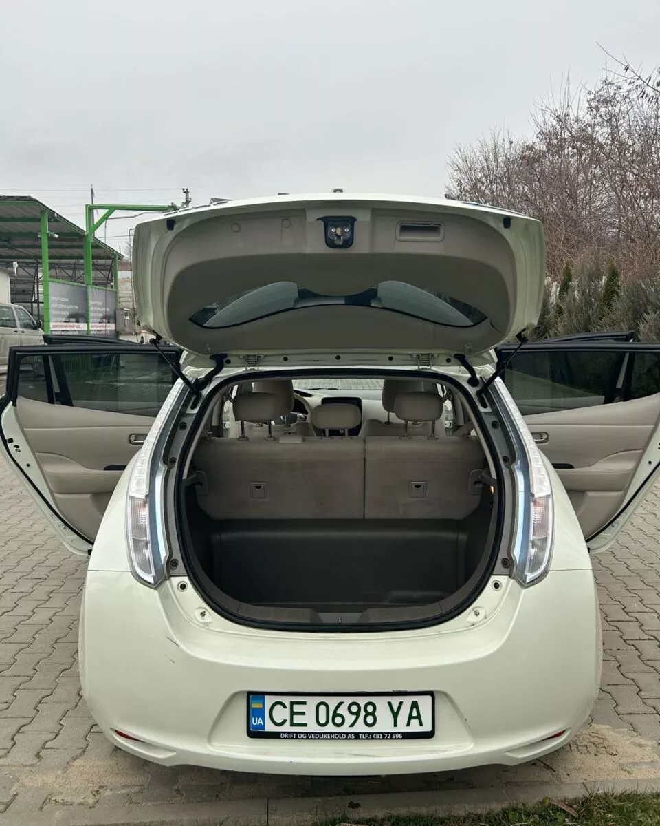 Nissan Leaf  201271