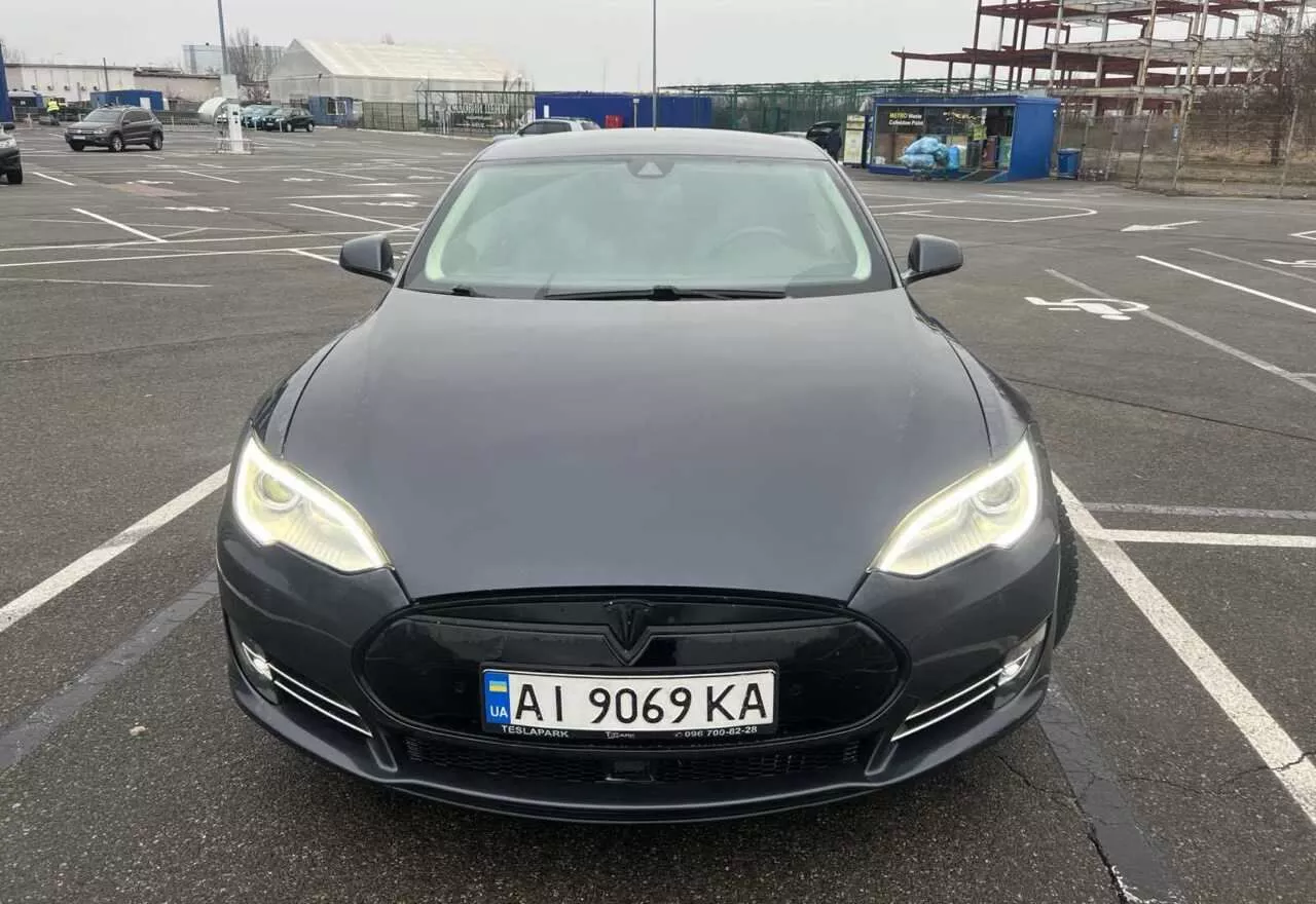 Tesla Model S  85 kWh 201421