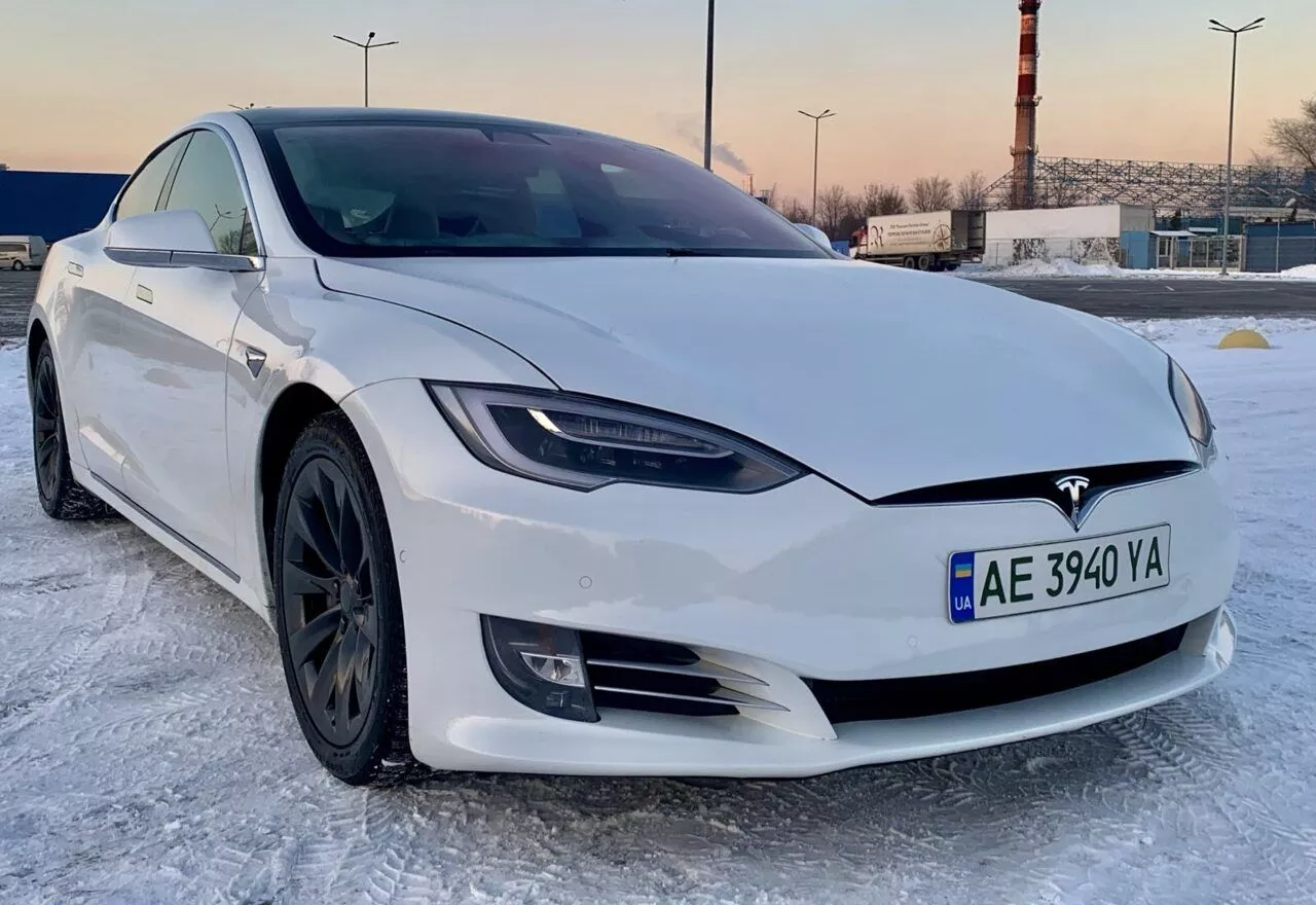 Tesla Model S 