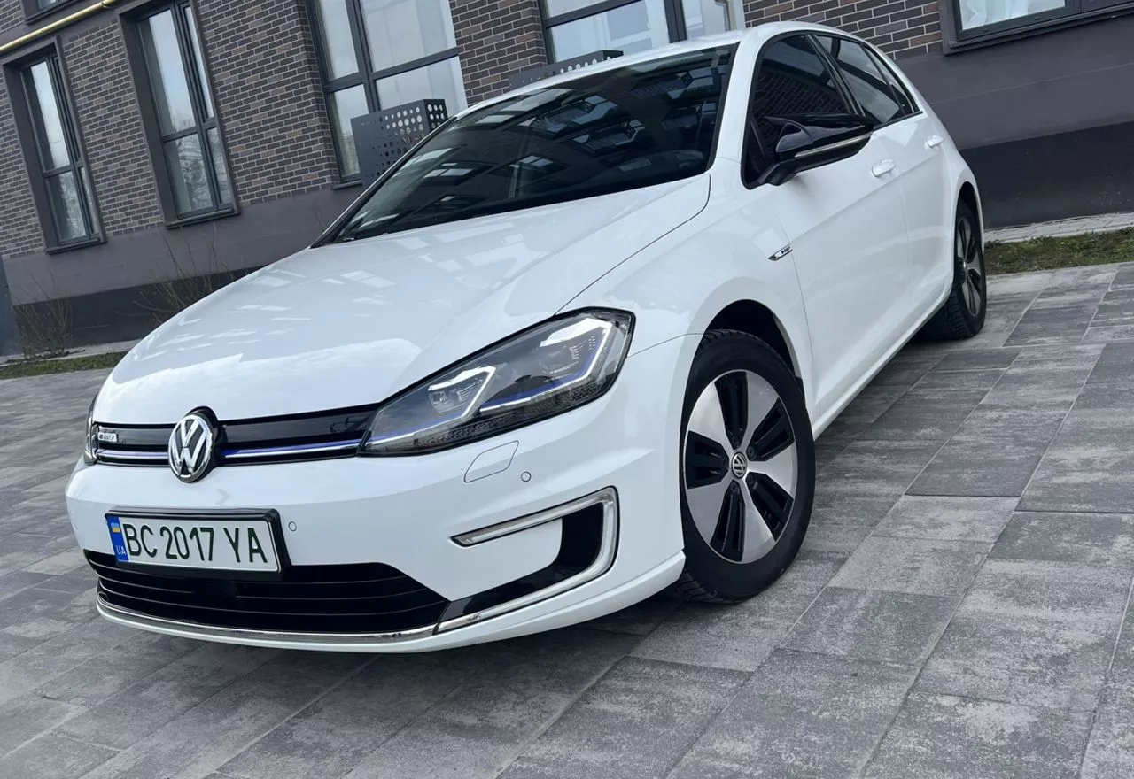 Volkswagen e-Golf  100 kWh 2017111