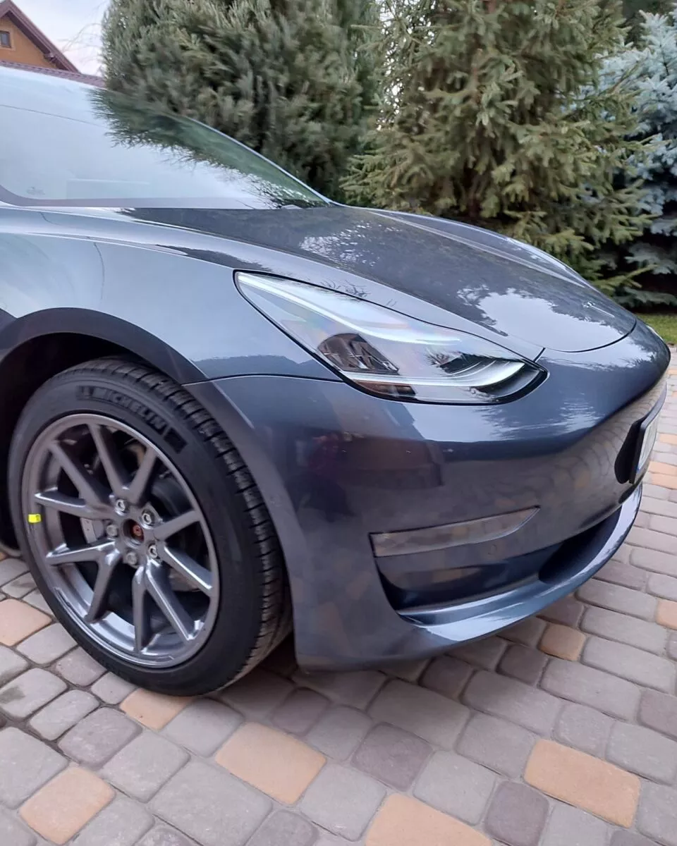 Tesla Model 3  80.5 kWh 2019111