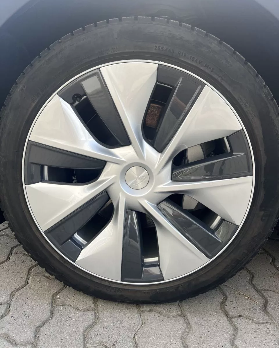 Tesla Model Y  65 kWh 202161