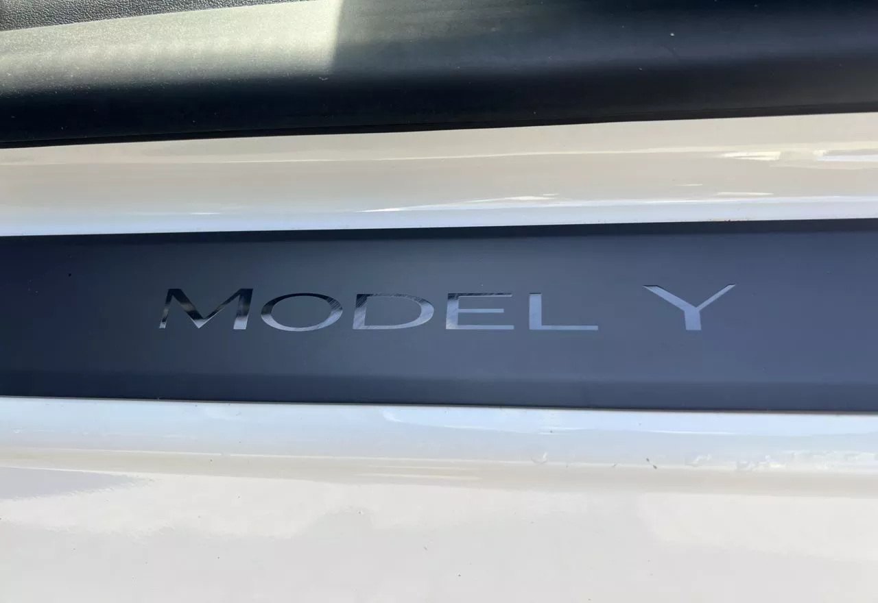 Tesla Model Y  65 kWh 2021101