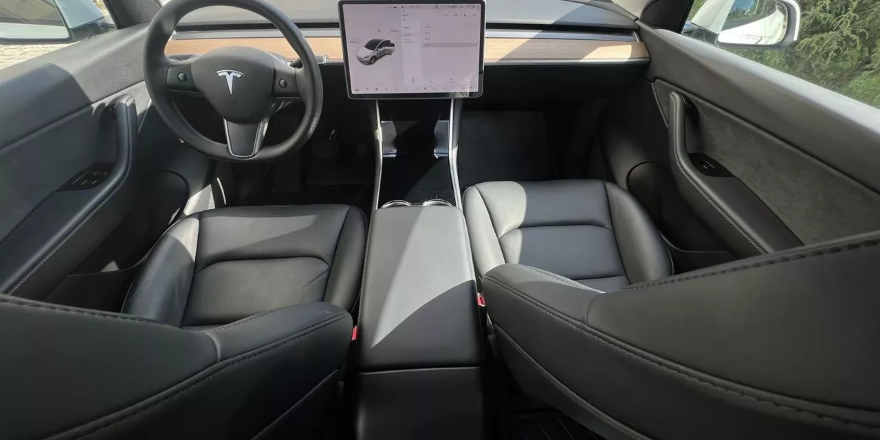 Tesla Model Y  65 kWh 2021131