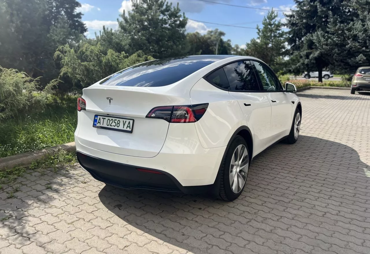 Tesla Model Y  65 kWh 2021191