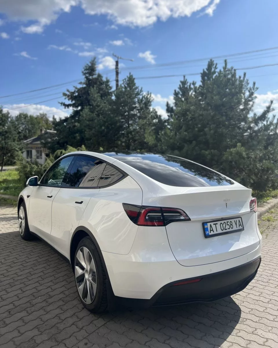 Tesla Model Y  65 kWh 2021271