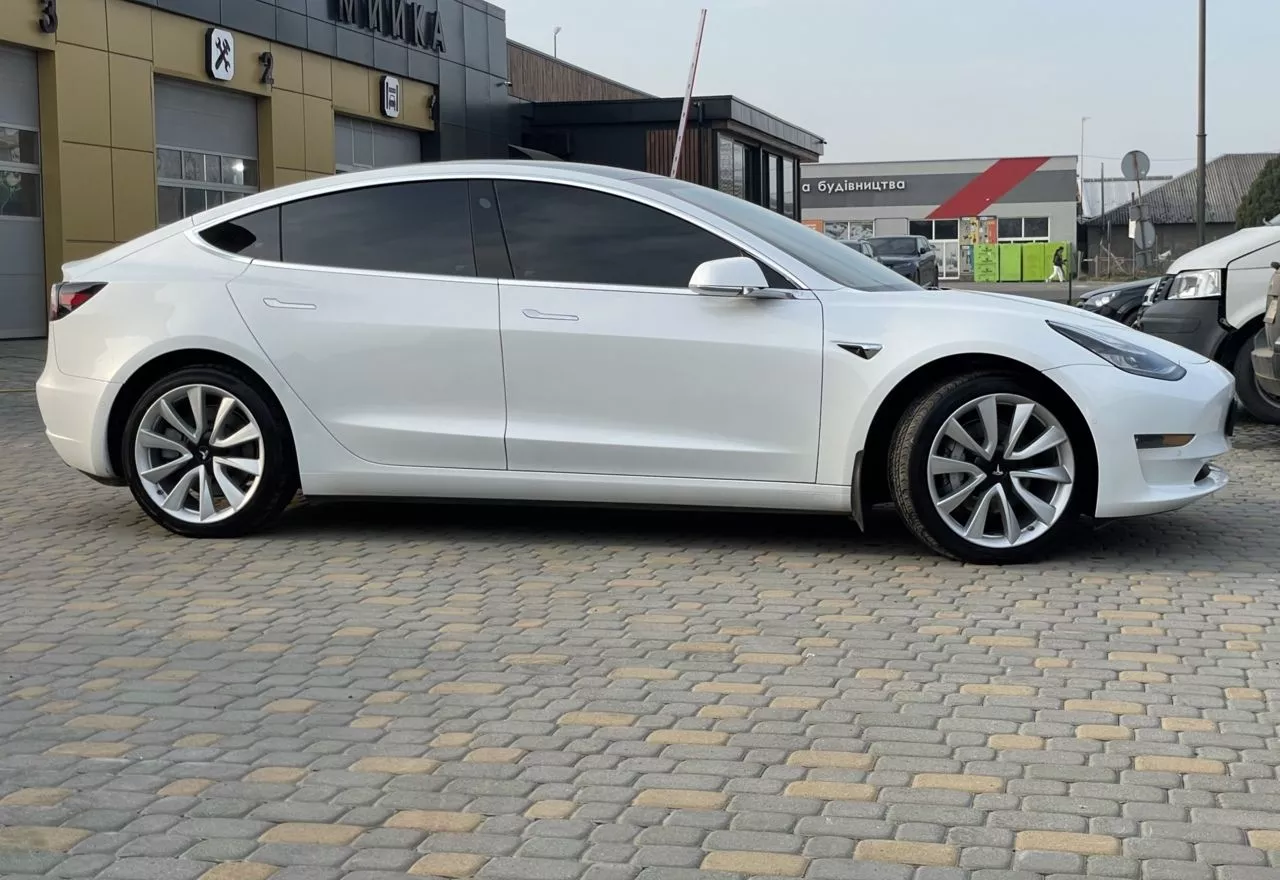 Tesla Model 3  80.5 kWh 202031