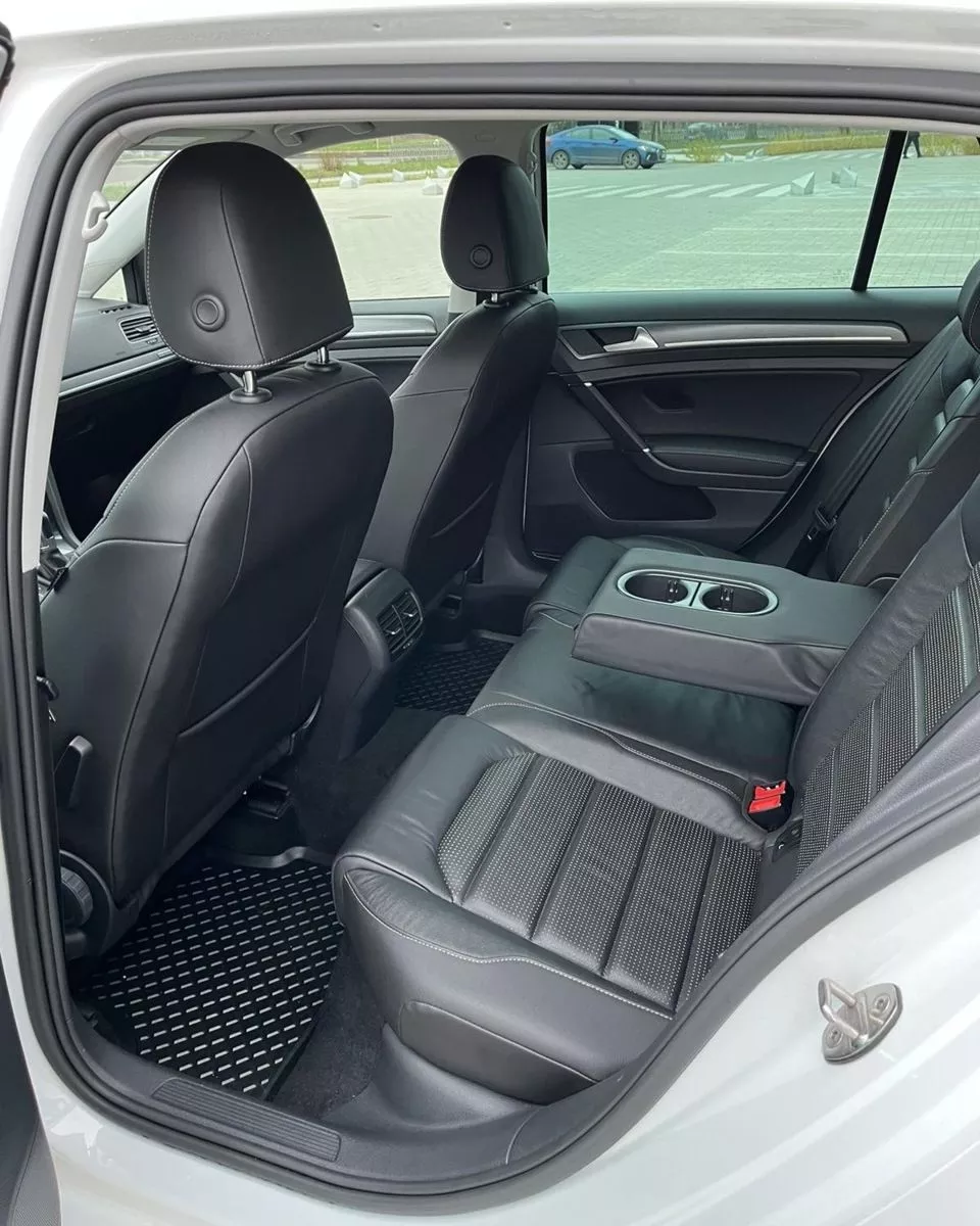 Volkswagen e-Golf  2018291