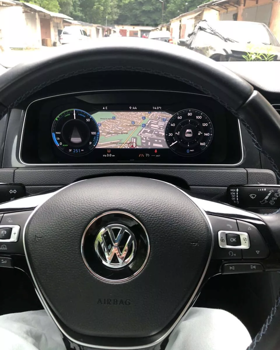 Volkswagen e-Golf  36 kWh 201881