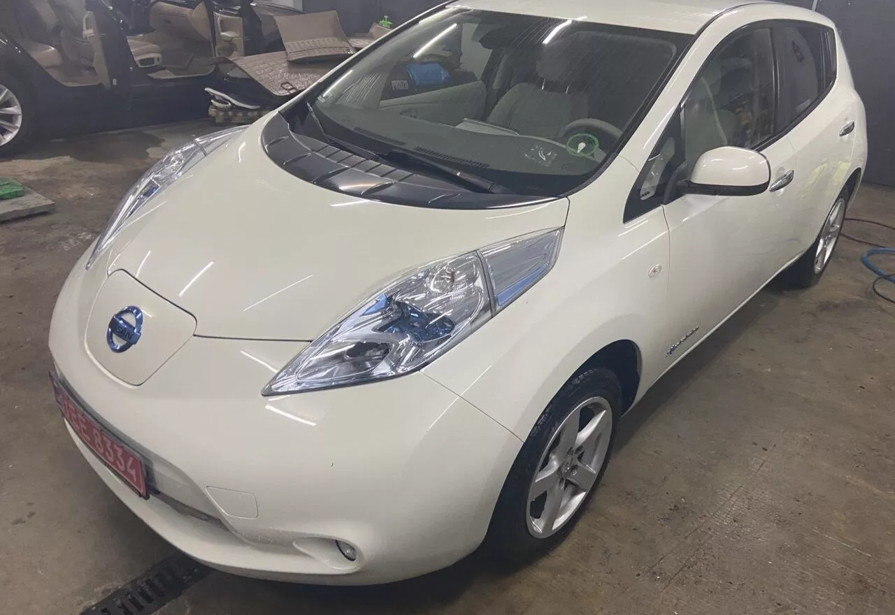 Nissan Leaf  24 kWh 201301