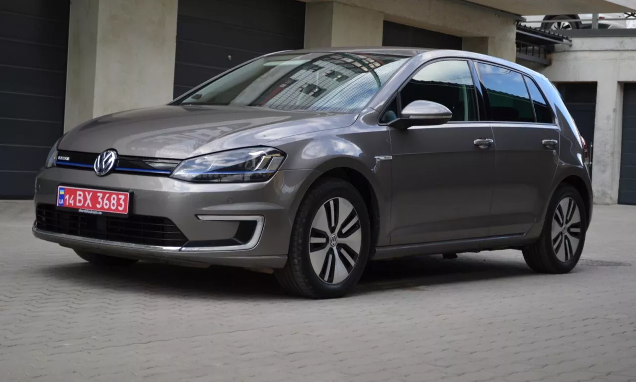 Volkswagen e-Golf  24 kWh 201521