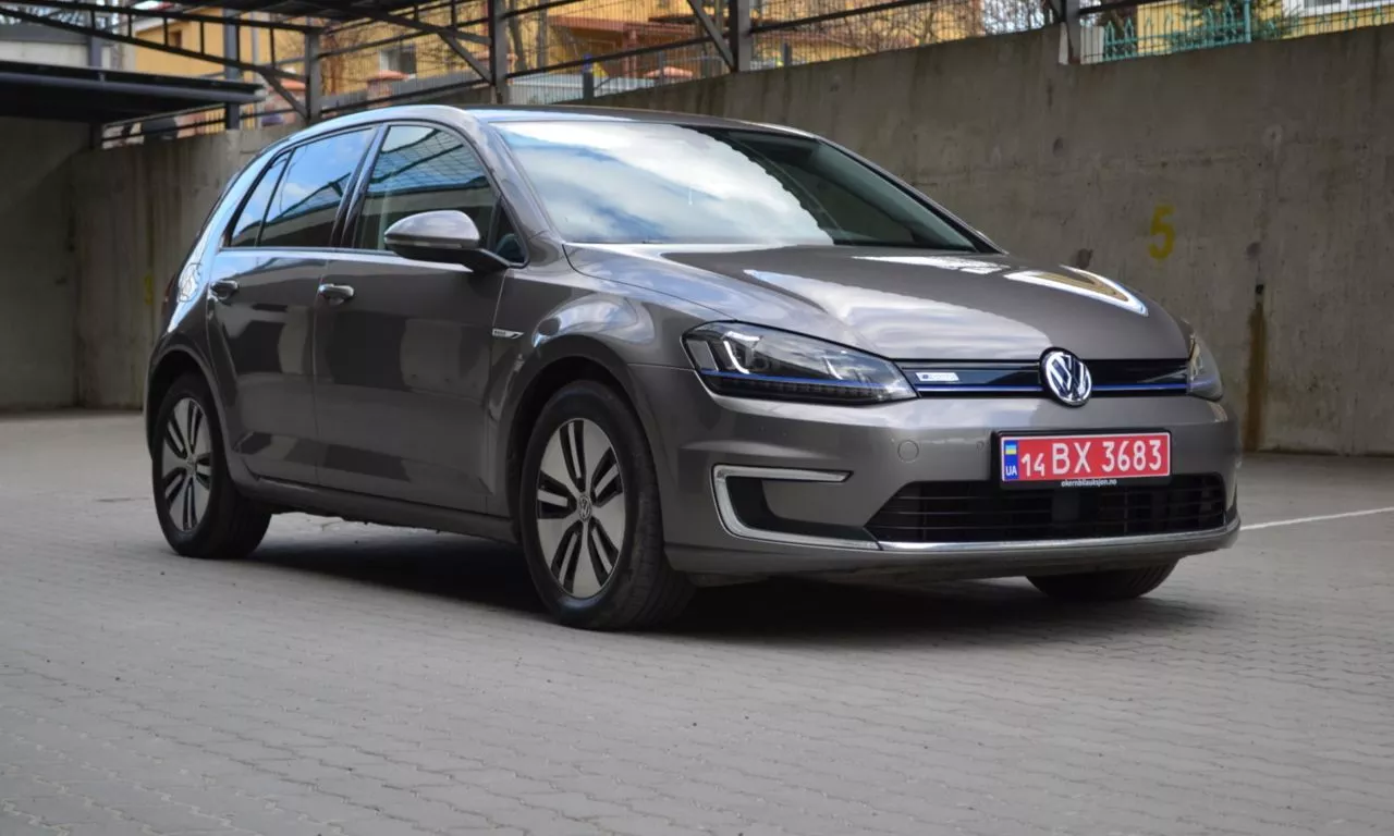 Volkswagen e-Golf  24 kWh 201531