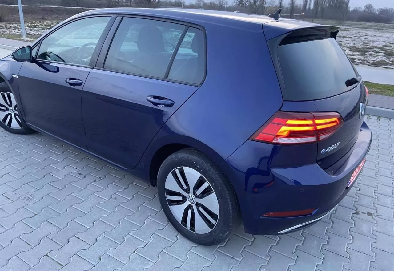 Volkswagen e-Golf  36 kWh 2018201