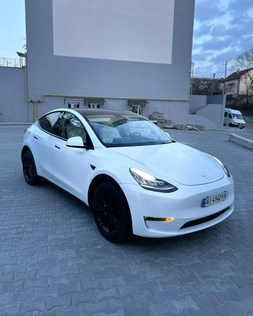 Tesla Model Y 