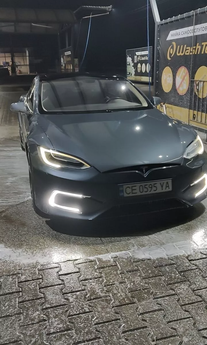 Tesla Model S  85 kWh 201321