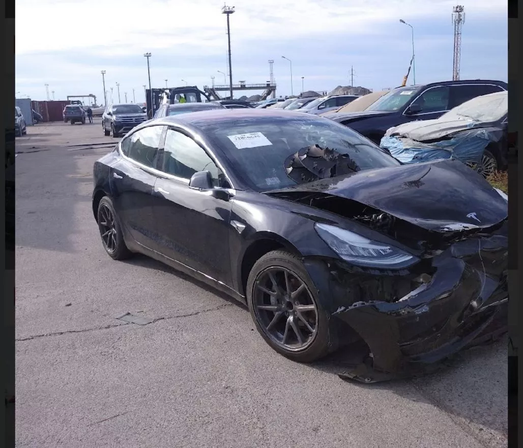Tesla Model 3  75 kWh 2018211