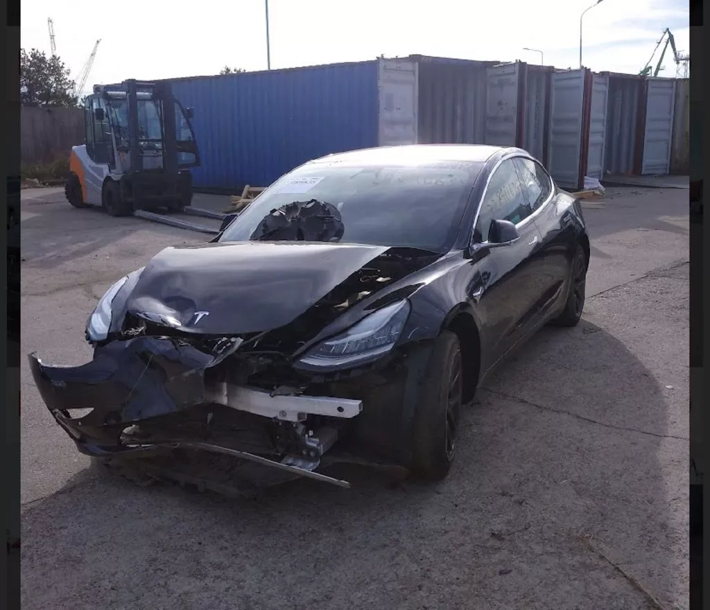 Tesla Model 3  75 kWh 2018261