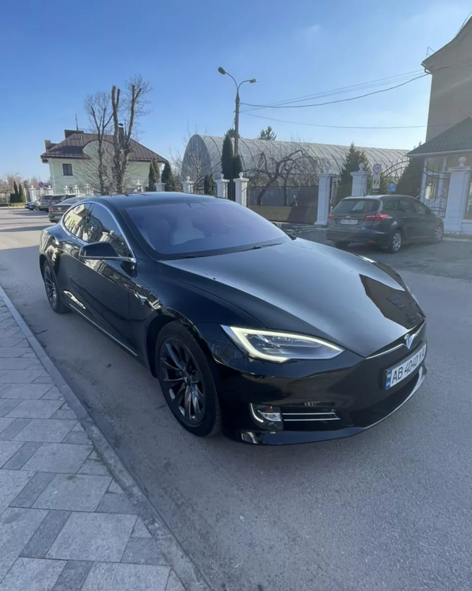 Tesla Model S  75 kWh 2018111