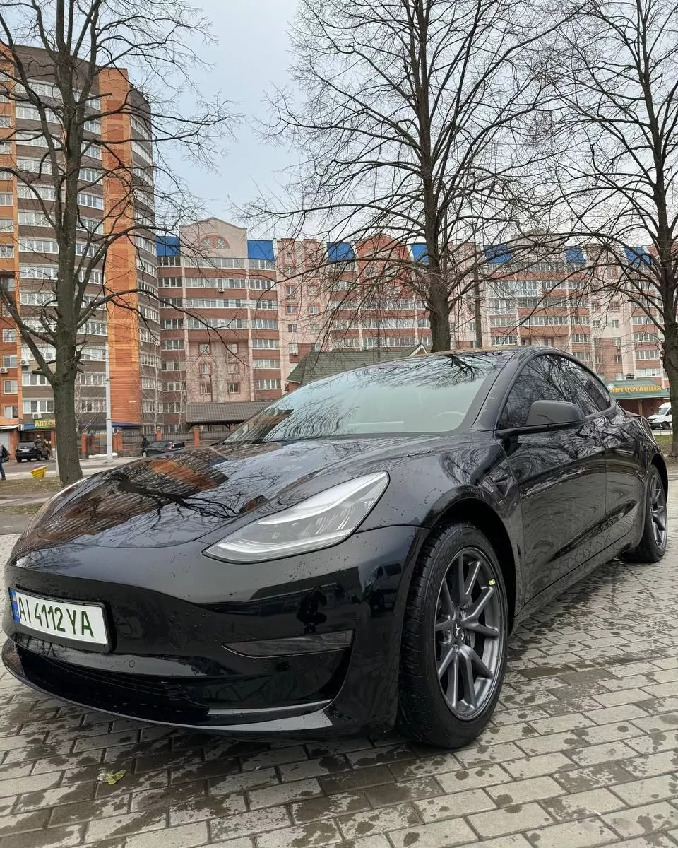 Tesla Model 3  2019131