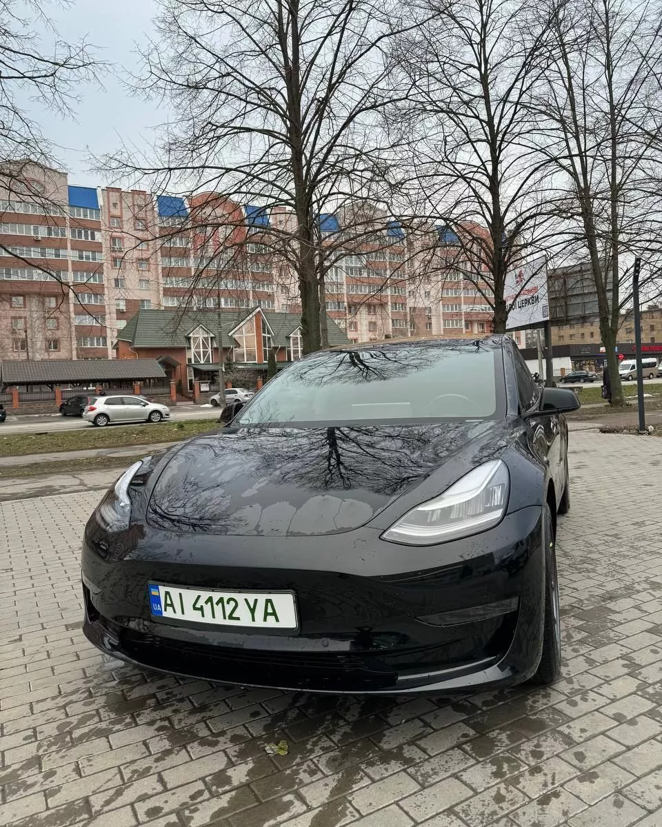 Tesla Model 3  2019141