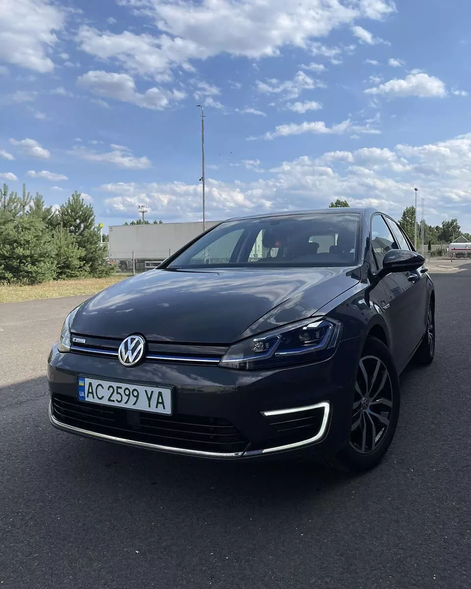 Volkswagen e-Golf  201801