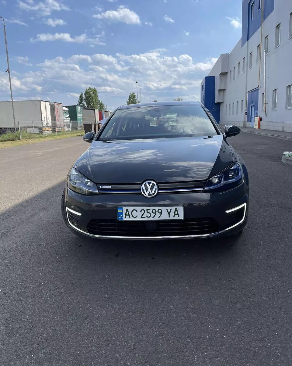 Volkswagen e-Golf  201811