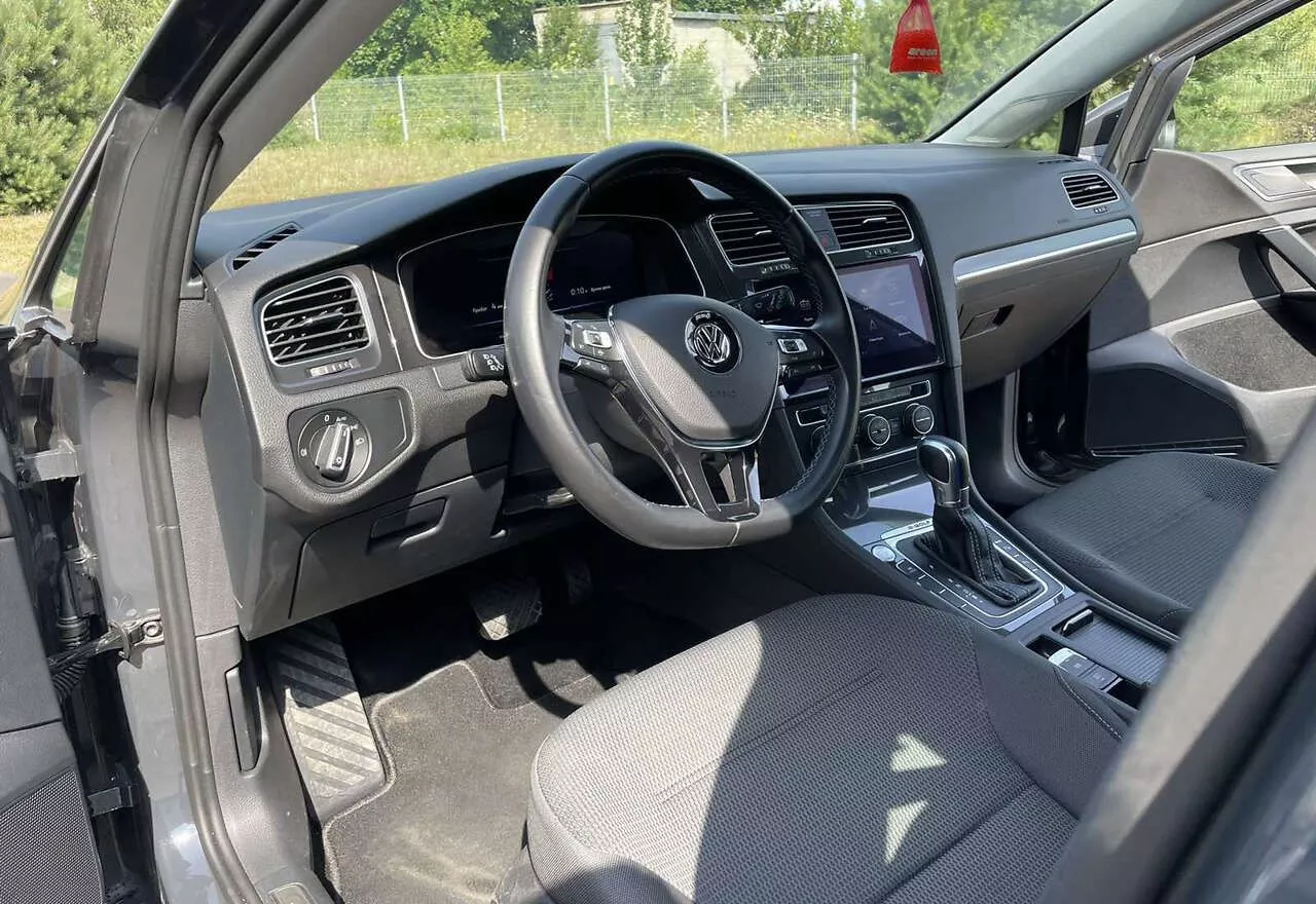 Volkswagen e-Golf  2018141