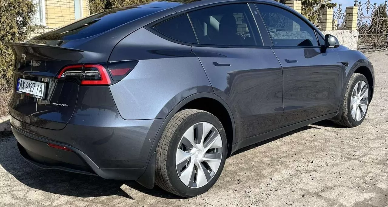 Tesla Model Y  75 kWh 2021131