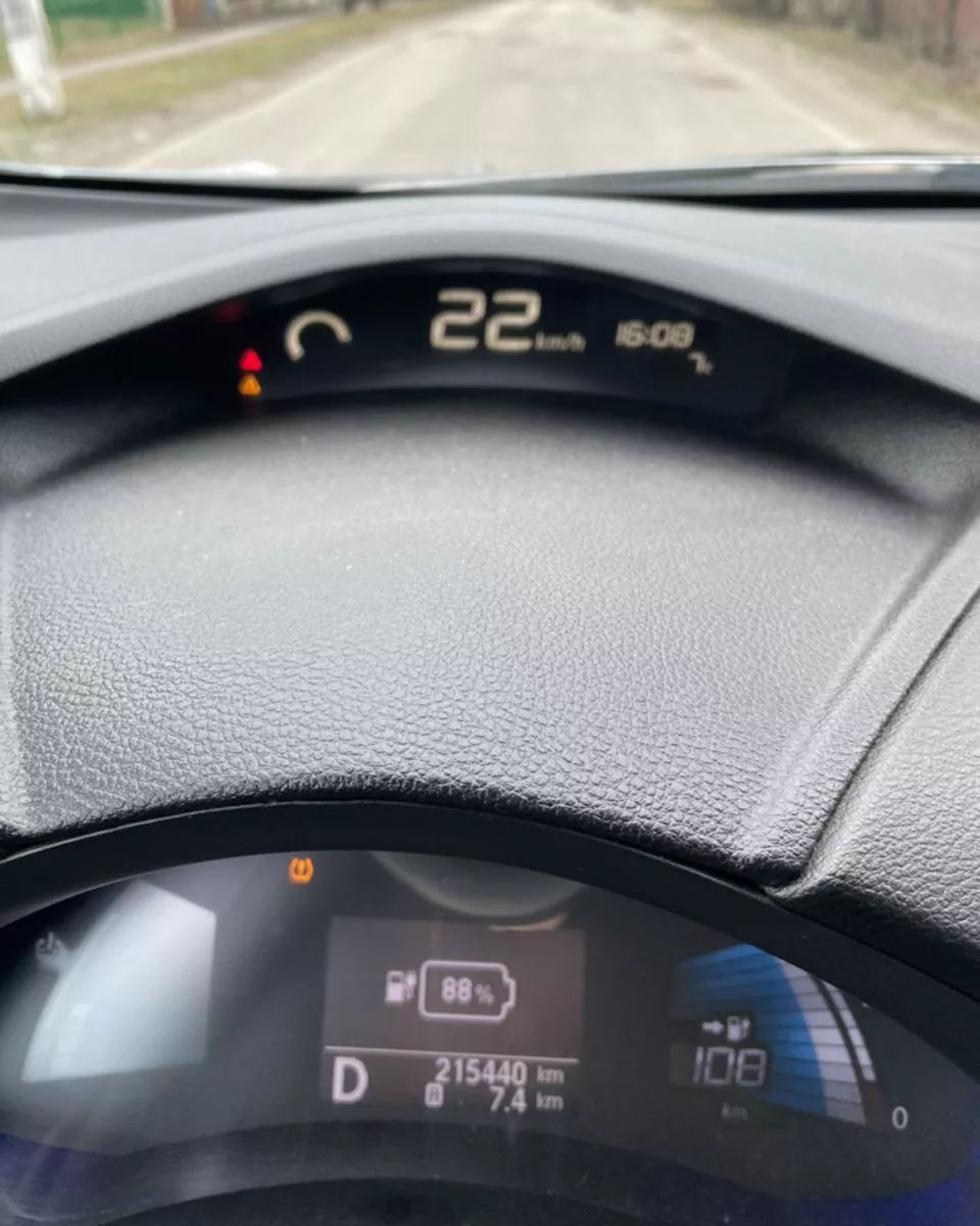 Nissan Leaf  2015221