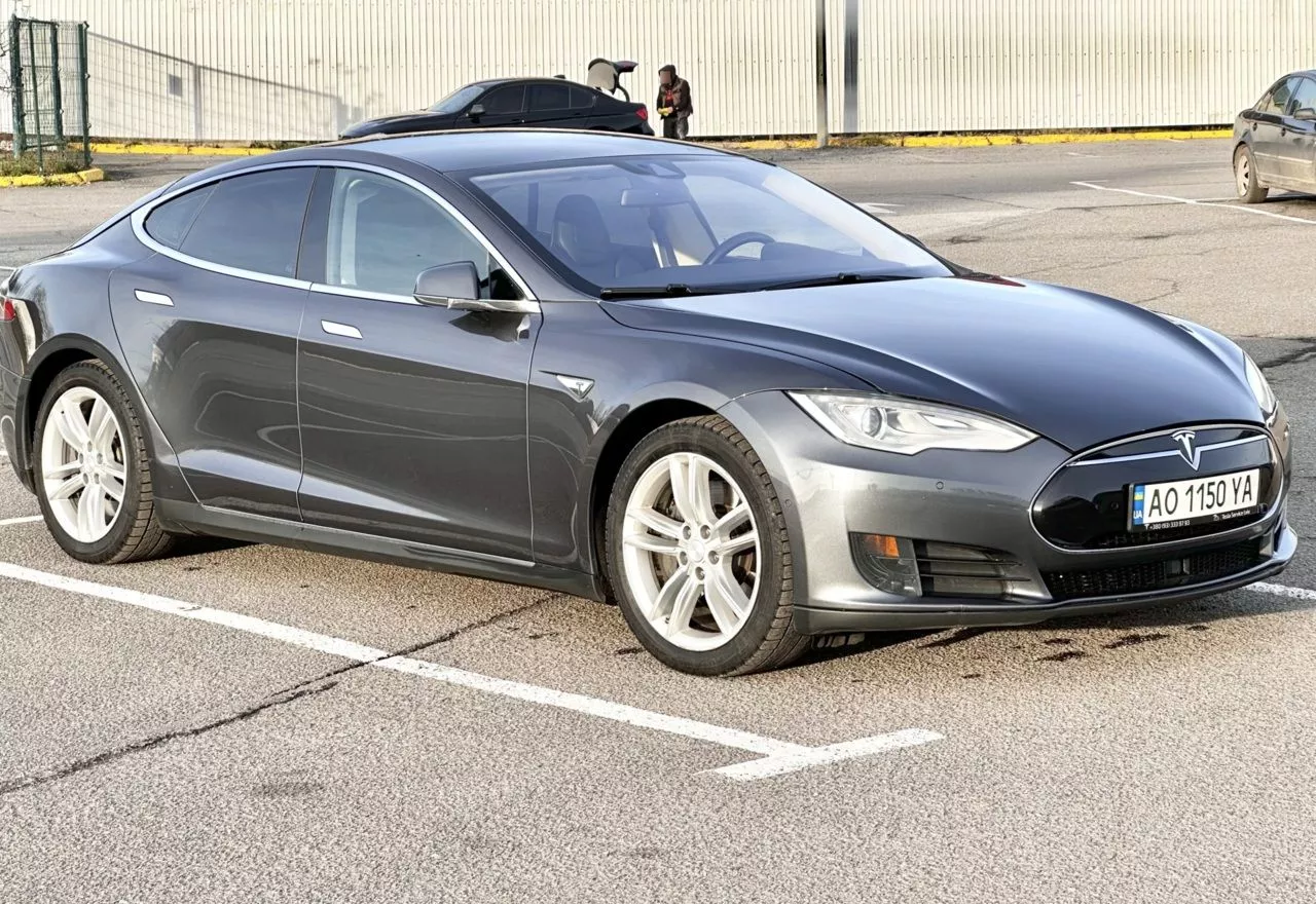 Tesla Model S  70 kWh 201521