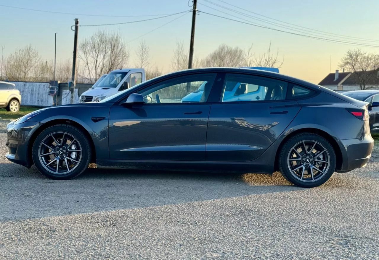 Tesla Model 3  80.5 kWh 2021271