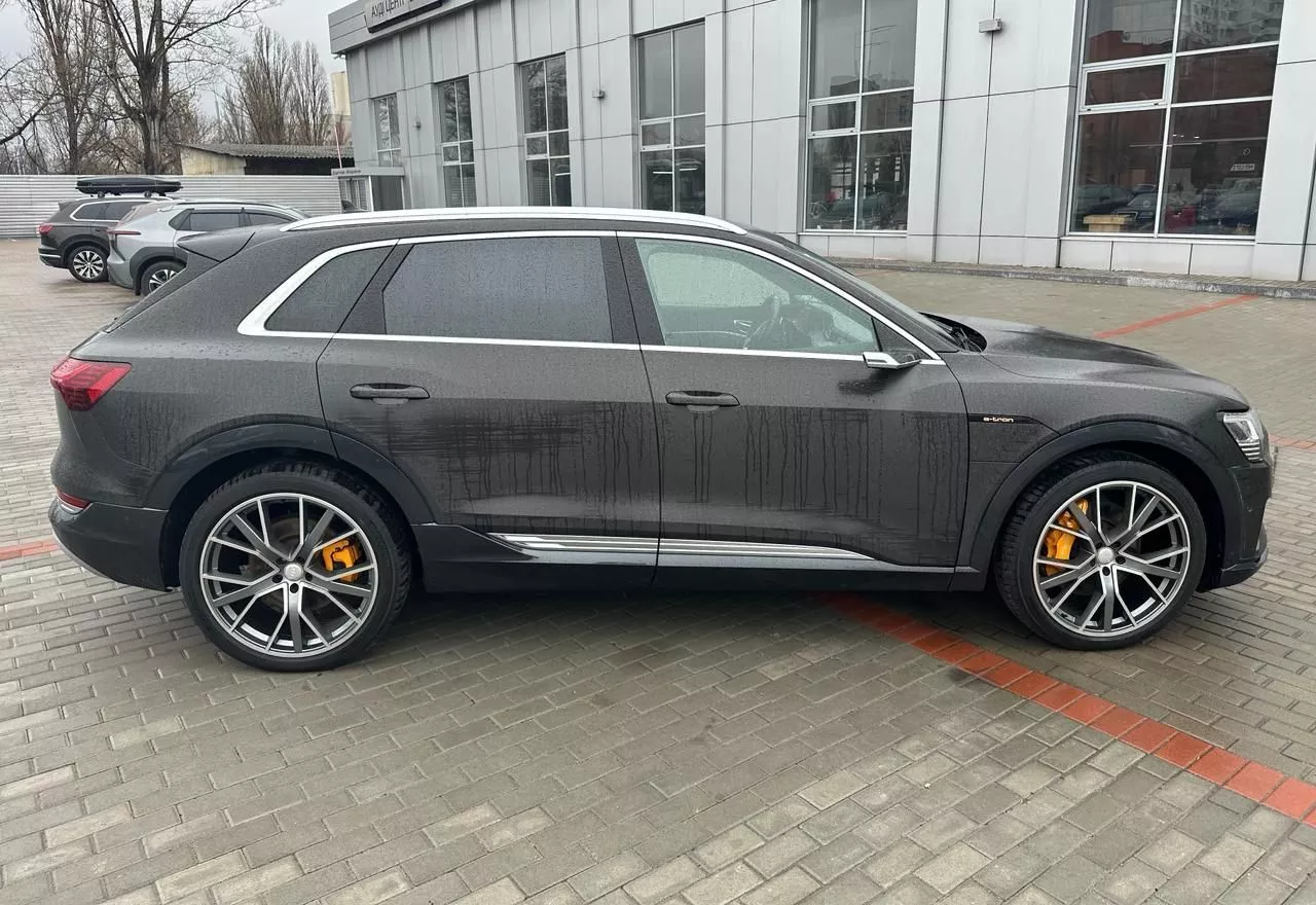 Audi E-tron  95 kWh 2019101