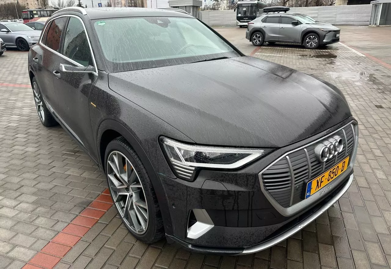 Audi E-tron  95 kWh 2019121