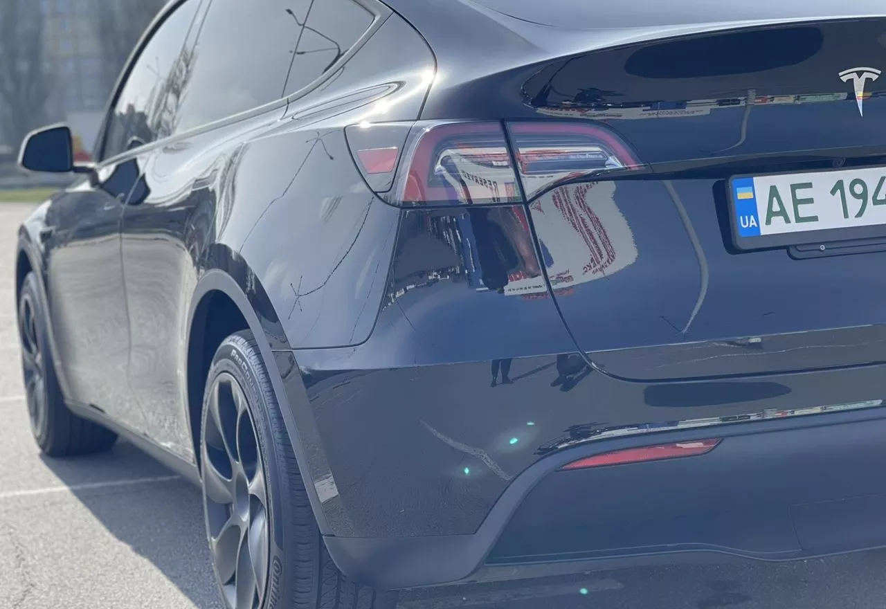 Tesla Model Y  80.5 kWh 2023101