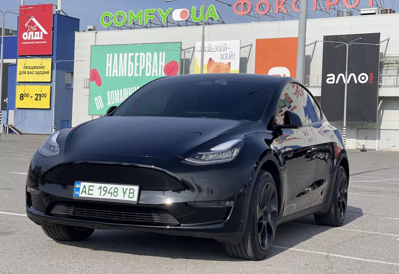 Tesla Model Y  80.5 kWh 2023121